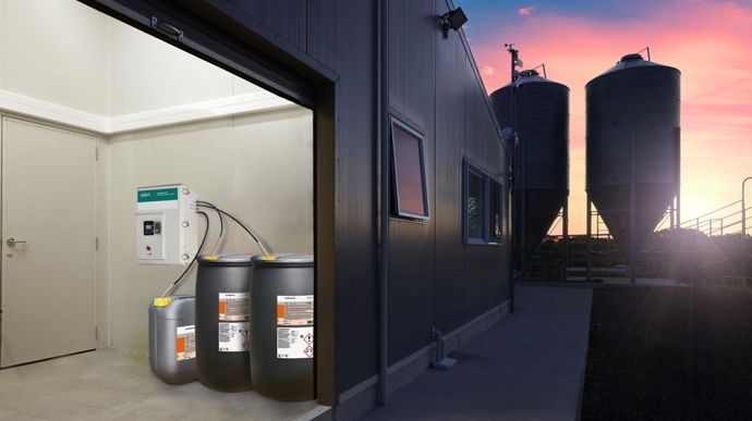 GEA reçoit une étoile pour IntelliBlend, une solution de dilution de produits de trempage. Cette solution limite l’espace de stockage pour les produits de trempage ainsi que la logistique d’élimination des bidons. Les produits concentrés IntelliBlend contiennent les mêmes ingrédients actifs que les produits prêts à l’emploi, mais beaucoup moins d’eau.