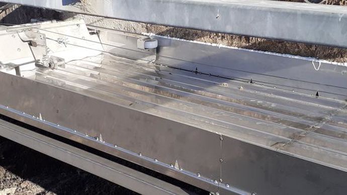 InnovLap est également récompensé d’une étoile pour son séparateur de phases Scaragriffe. Grâce à une grille d’égouttage, le Scaragriffe sépare les fractions solides et liquides des déjections. Un système de raclage évacue la phase solide, tandis qu’une solution de décolmatage automatique assure une séparation constante et efficace. La séparation est gravitaire. Son fonctionnement est automatique.