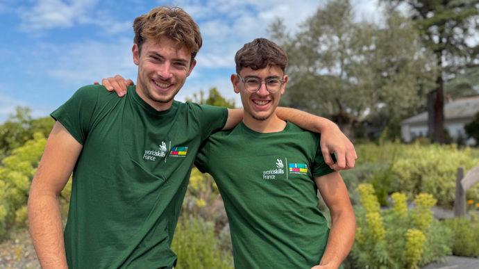 Jardinier-Paysagiste : Axel Annonier, 19 ans, et Maël Bassaler, 20 ans, pour la Région Sud : « C'est un métier passionnant qui allie créativité, technique et respect du vivant ».