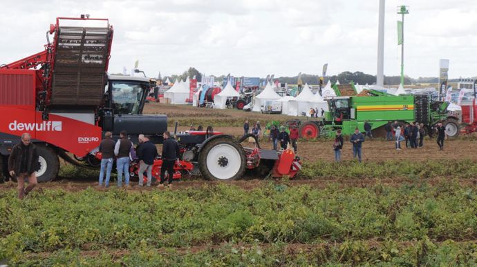 Comme à son habitude, Potato Europe fait la part belle aux démonstrations avec plus d’une dizaine d’arracheuses en fonctionnement.