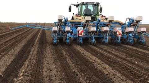 90 % des maïsculteurs bretons se disent « satisfaits ou très satisfaits de la protection au semis avec Force 20 CS (10 % de plus que les utilisateurs de micro-granulés) et plus de 95 % des agriculteurs du Sud Aquitaine ».